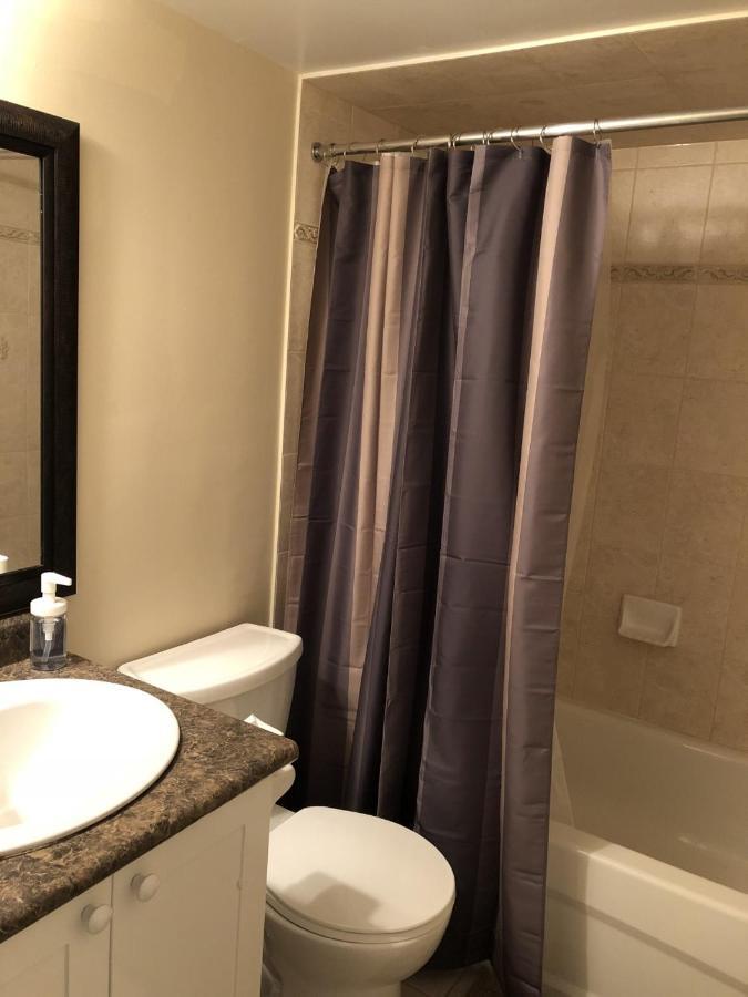 Spacious 2 Bedroom Guest Suite Торонто Экстерьер фото