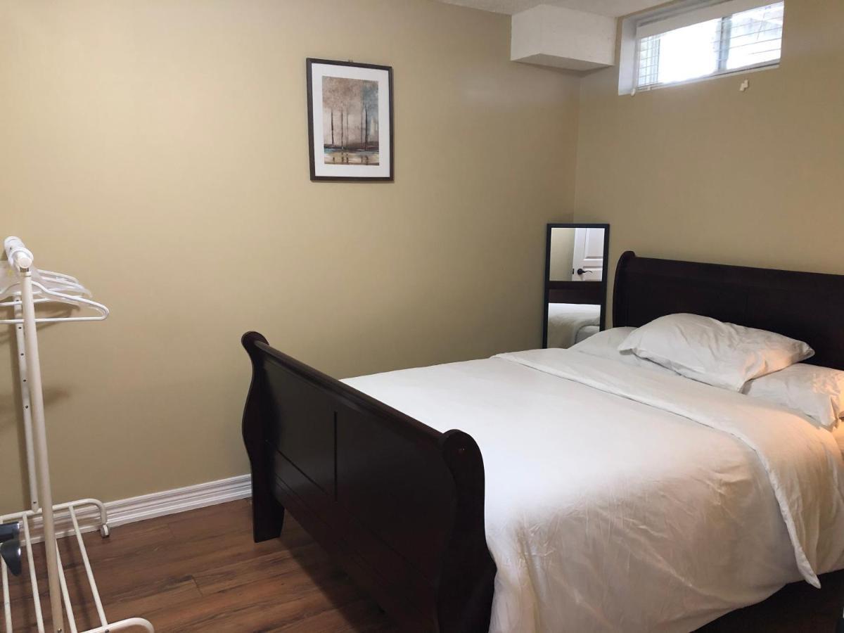Spacious 2 Bedroom Guest Suite Торонто Экстерьер фото