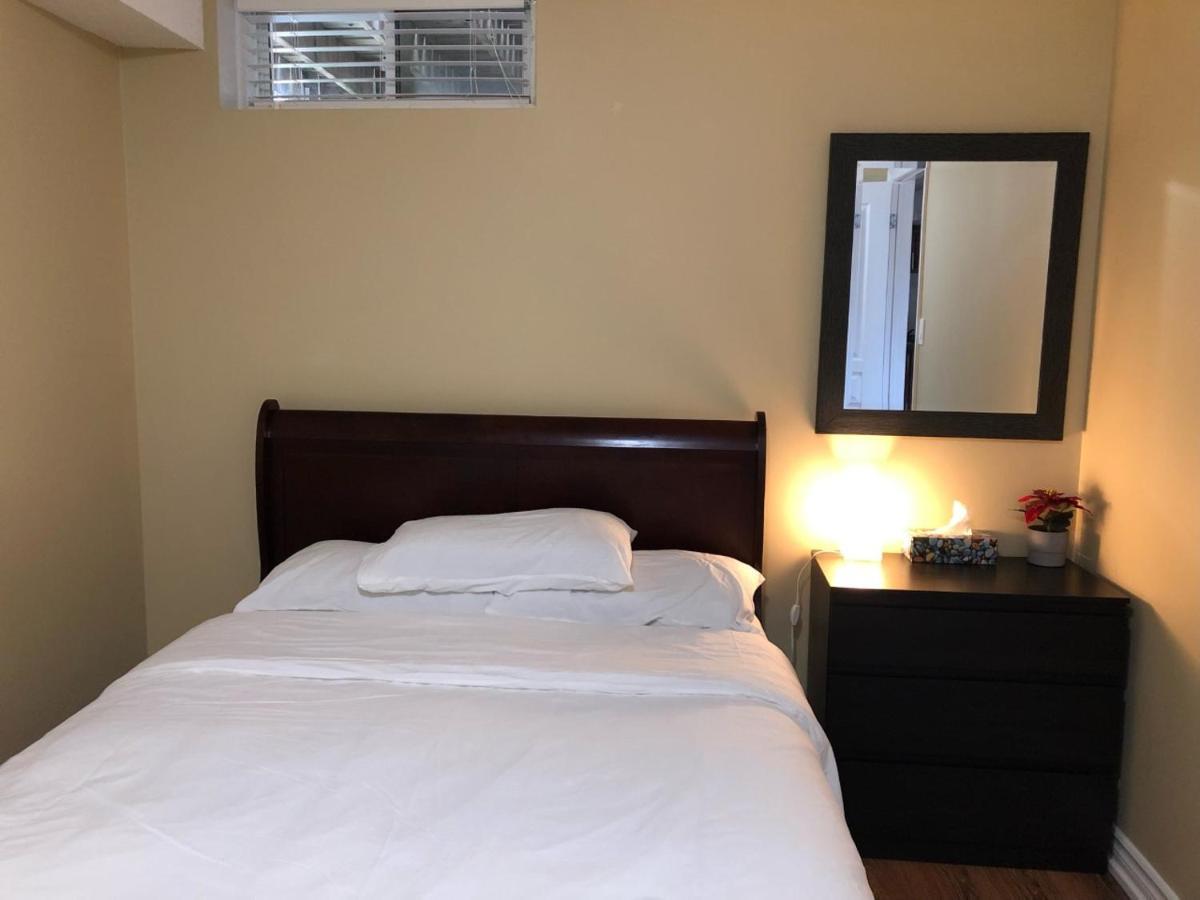 Spacious 2 Bedroom Guest Suite Торонто Экстерьер фото
